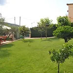 Four Seasons Εξαμίλιο